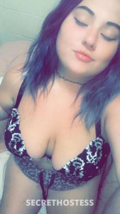 22 year old Escort in Currajong Townsville Cubby girl who loves being on her knees