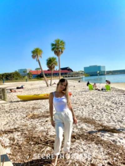 hot girl in West Palm Beach FL