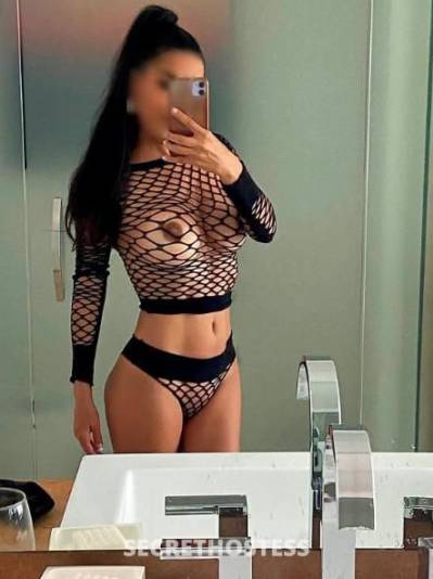 Slim curvy sexy babe, I will be wild and naughty in bed !  in Gold Coast