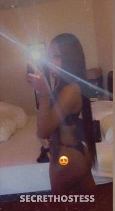 22 year old Escort in Houston TX Sweet l i k e candy