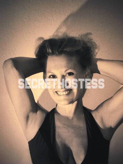 57Yrs Old Escort 52KG 162CM Tall Chicago IL Image - 2