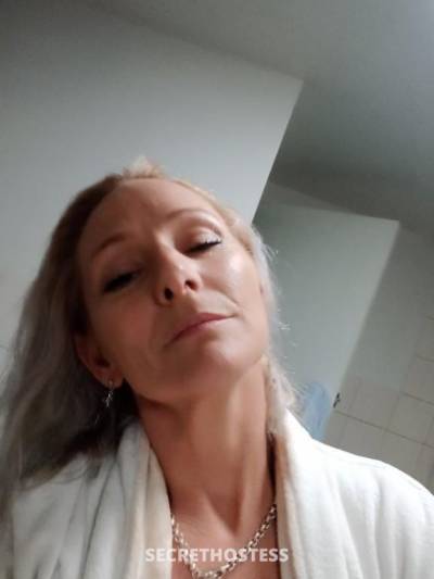 38 year old Escort in Collingwood Melbourne Come enjoy some time with Marti