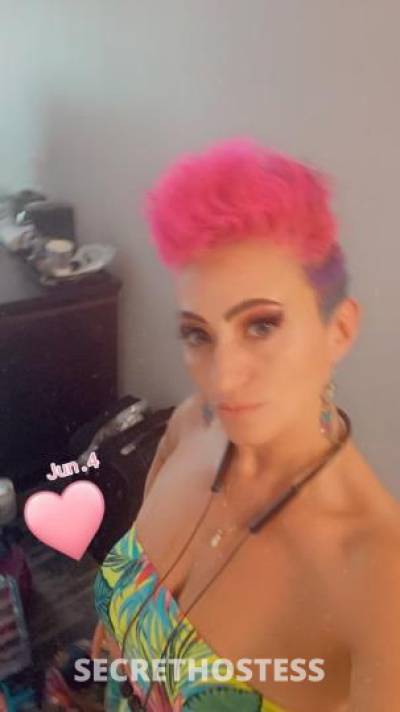 33 year old Italian Escort in Columbia SC SAUCY Italian MILF NURU Massage READ MY AD