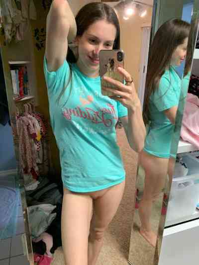 28 year old Escort in Berchem Hello I’m available for hookup