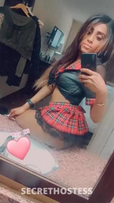 24 year old Escort in Springfield IL The Tiny petite chick you know you want