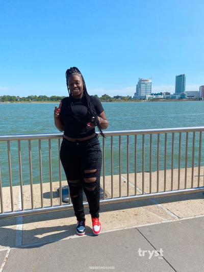 Miss chocolate - Thick  looking for hookups in Detroit MI