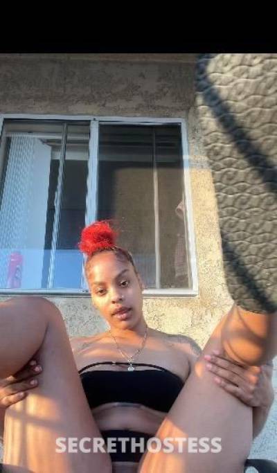 24 year old Escort in San Fernando Valley CA looking to have fun with a red head