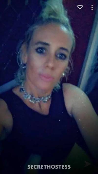 36 year old Australian Escort in Aeroglen Cairns Good service with genuine Aussie milf