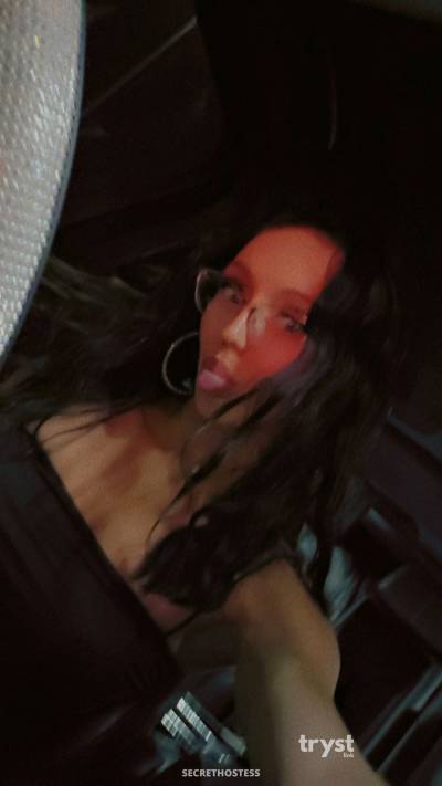 23 Year Old American Escort Las Vegas NV Brunette Blue eyes - Image 1