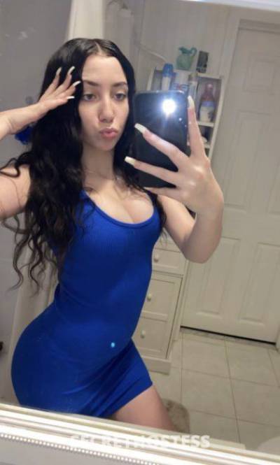 21 year old Escort in Syracuse NY Jessica in town for a few days