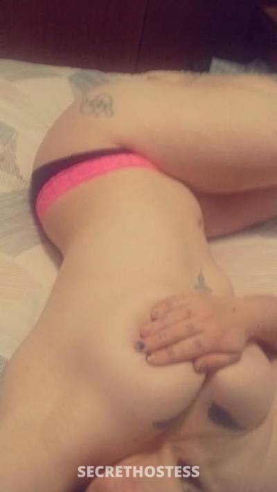 Party girl feeling naughty, home alone and need some fun in Albury