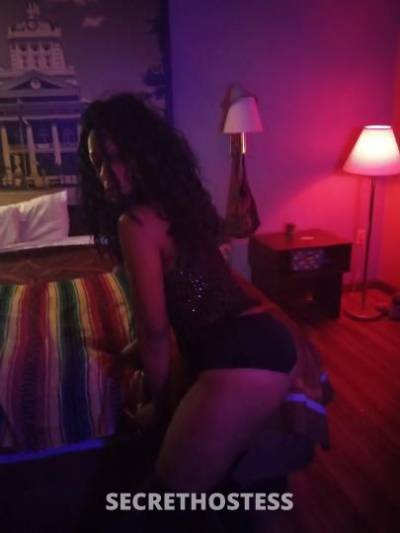 40 year old Thai Escort in Atlanta GA I Aint Got no panties on Btw had to change my phone number
