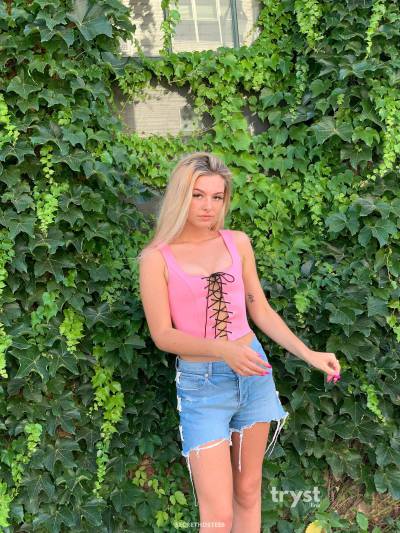 20 year old White Escort in Chicago IL Margo - Cherry on Top