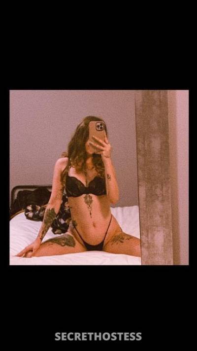 Horny petite milf escort - come play in Brisbane