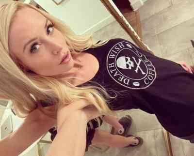 Am available for sex and I sell erotic videos in San Pawl Il-Bahar