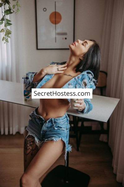 27 Year Old Mixed Escort Dubai Black Hair Green eyes - Image 1