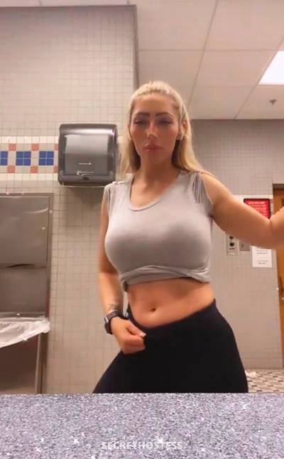 34 year old Escort in Keys FL am not a prostitute,just trying to clear my head after 