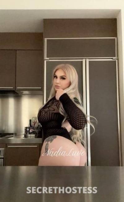 Curvy Middle Eastern Blonde in Detroit MI