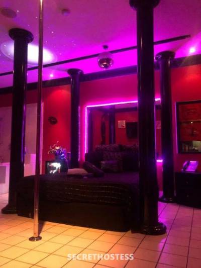 18 year old Australian Escort in Mackay Treat Yourself To A VIP Experience With Aussie Babes