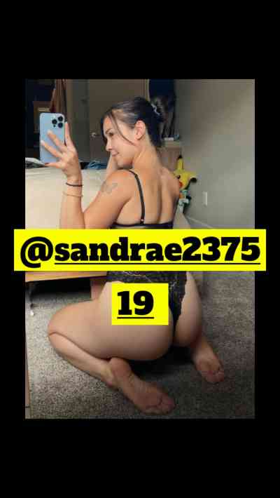 26 year old Escort in CARLA Am available for hookup