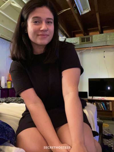 25 year old Asian Escort in Boston MA Girlfriend Experience/ Discreet Hookup