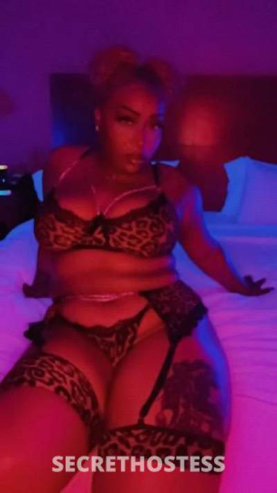 28 year old Escort in Phoenix AZ Cum see what the fuss is about with BBW Alani Chanel