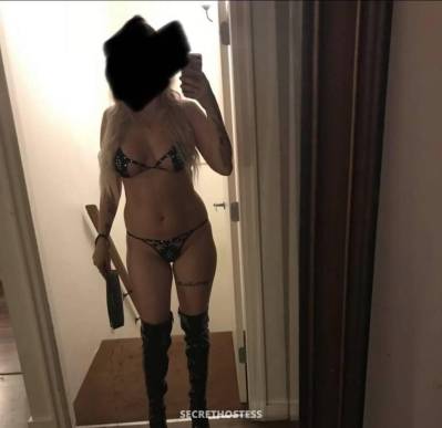 25 Year Old Asian Escort Ottawa Green eyes - Image 3