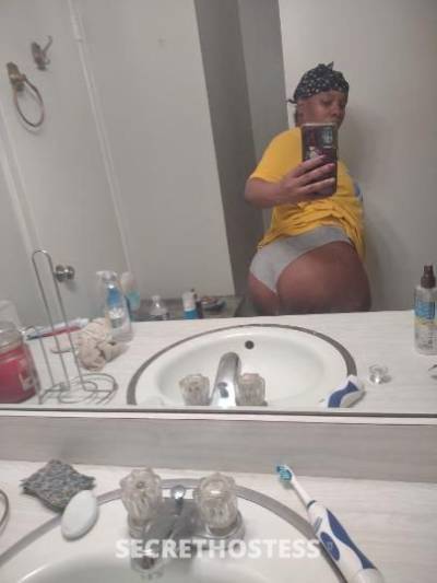 32 year old Escort in Chicago IL cute in the face thick in the waist cute in the eyes thick 