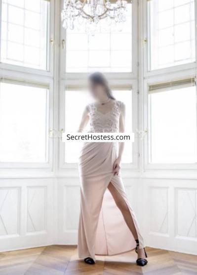 37 Year Old Caucasian Escort Innsbruck Brown Hair Brown eyes - Image 4