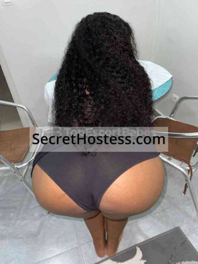 24 Year Old Liberian Escort Dakar Black Hair Brown eyes - Image 2