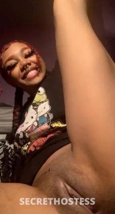 25 year old Indonesian Escort in Fayetteville AR Incall Outcall Car Fun Available Now 24 7 HOT VIDEO SELL