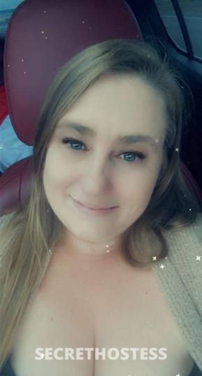 38 year old Escort in Modesto CA Thick blonde snow bunny