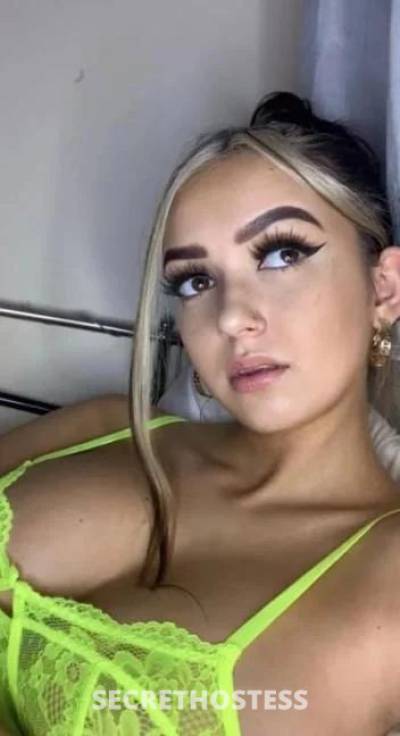 22 year old Escort in Brisbane Long booking just arrived today pse real gfe