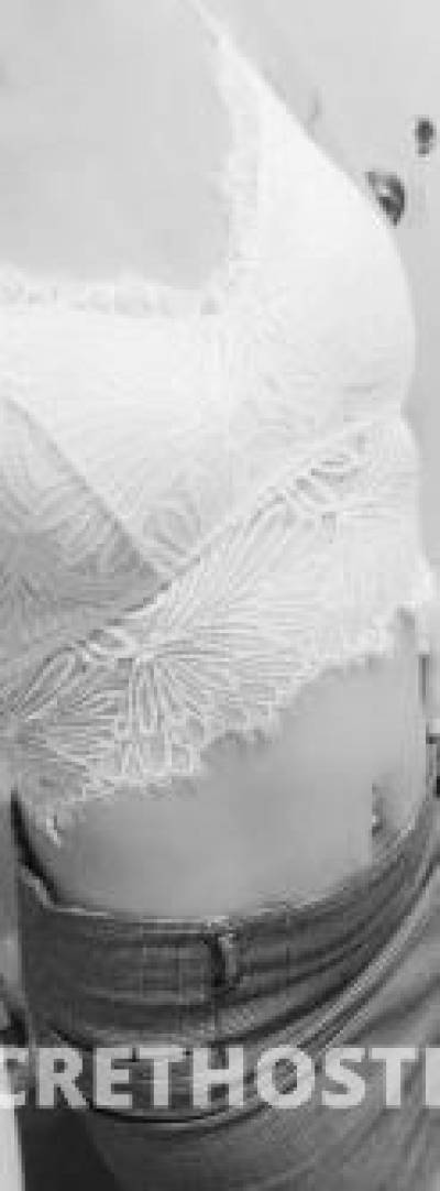 40 year old Australian Escort in Kingston Brisbane Aussie Woman Sexy size 10