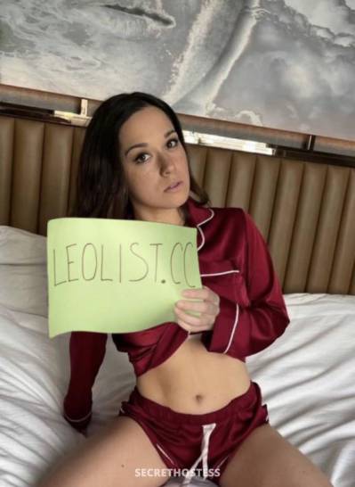 25 year old Asian Escort in Fredericton In/out, full time services! Promotion available