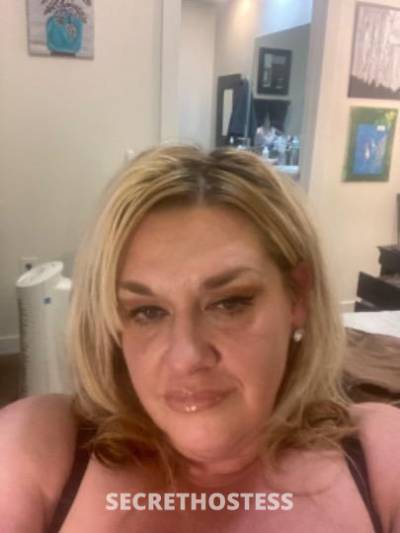 40 year old Escort in Charlotte NC wet and ready bbw 40F