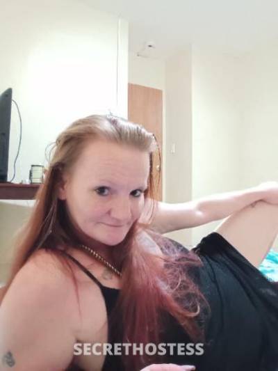 This little white red headed snowflake needs someone to cum  in Brooklyn NY