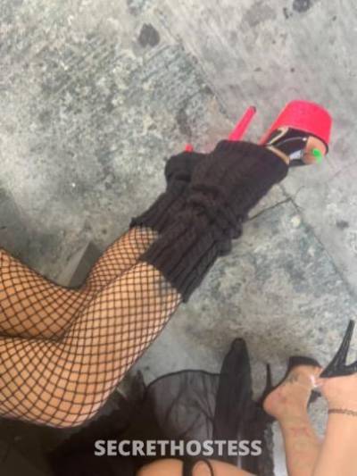 27 year old Escort in Louisville KY trying to meet someone and enjoy ourselves