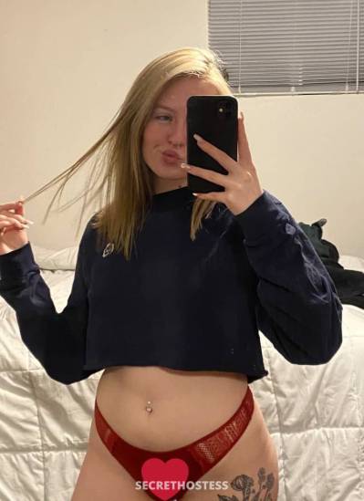 27 Year Old Escort Calgary Blonde - Image 2