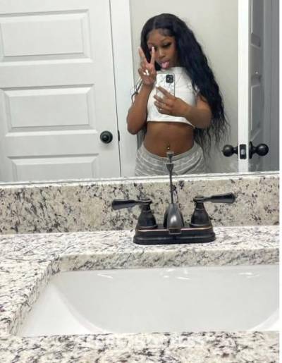 Yvette 22Yrs Old Escort 157CM Tall Rochester NY Image - 2