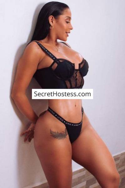 26 Year Old Latin Escort Split Black Hair Brown eyes - Image 8