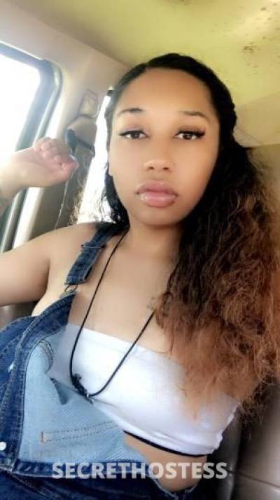22 year old Latino Escort in Birmingham AL EXOTIC Thick Latina Squirt Cream Garunteed
