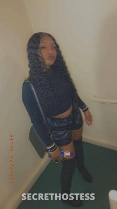 28 year old French Escort in Philadelphia PA Come enjoy a night in Paris no cops