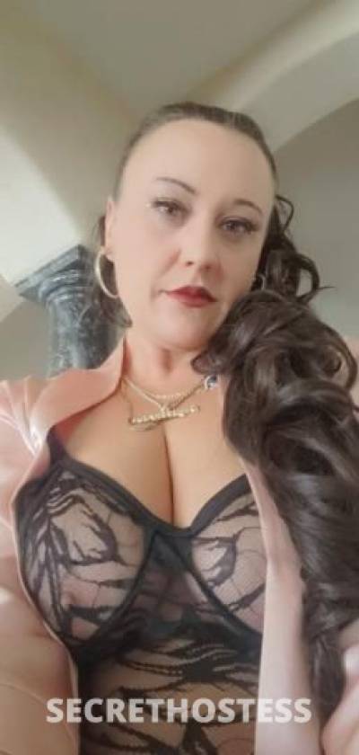 41Yrs Old Escort Albany NY Image - 3