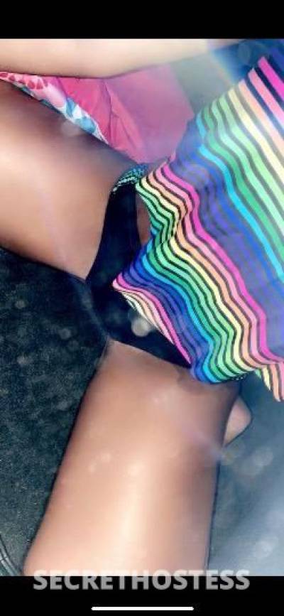 21 year old Escort in Northern Michigan MI cum play with this tight kitty