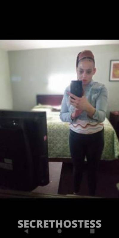 35 year old Escort in Detroit MI available text me only my phone fucked up come see me daddy