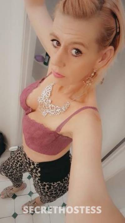 42 year old Escort in Columbus GA everything is better with cherry on top