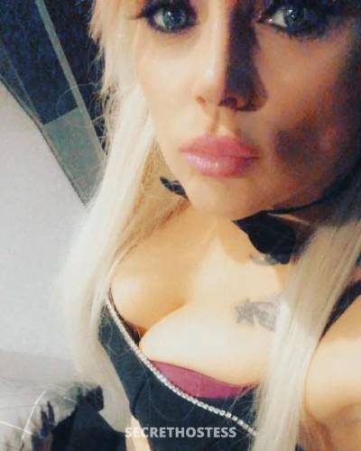 Hot blonde tattooed babe in Melbourne