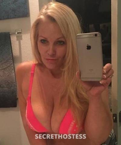 39 Year Old Escort Los Angeles CA Blonde - Image 1