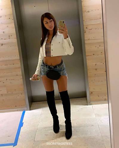 25 Year Old Asian Escort Kelowna Blonde - Image 3